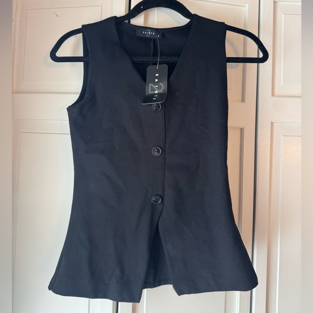21 Saints Button-Down Sleeveless Top